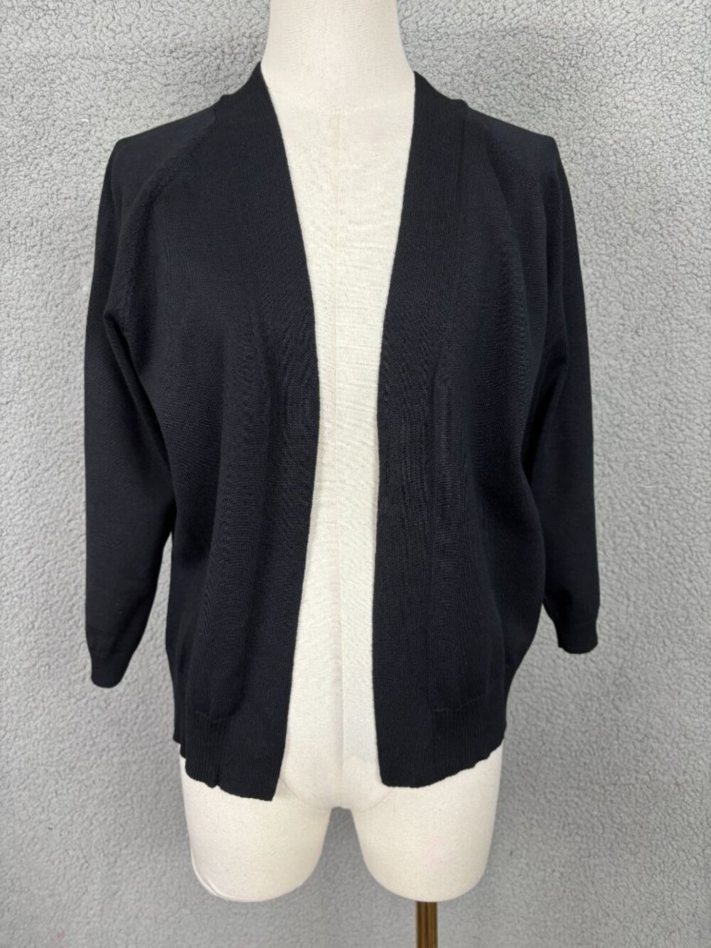 Eanuer Women's Black Open Front Cardigan  3/4 Sleeves Size Medium New With Tags.